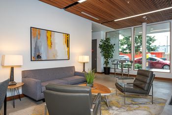 Hawthorne 31 | Lobby
